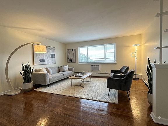 4th image of 2033 W 111th St APT 2N