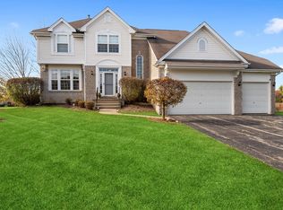 17 Riverwalk Ct, Port Barrington, IL 60010