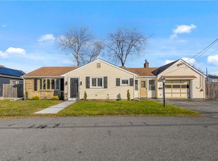 23 Columbus Ave, Johnston, RI 02919