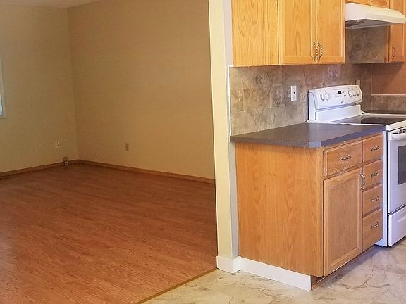 5th image of 817 NE 104th Ave