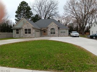 2366 Bradley Rd, Westlake, OH 44145