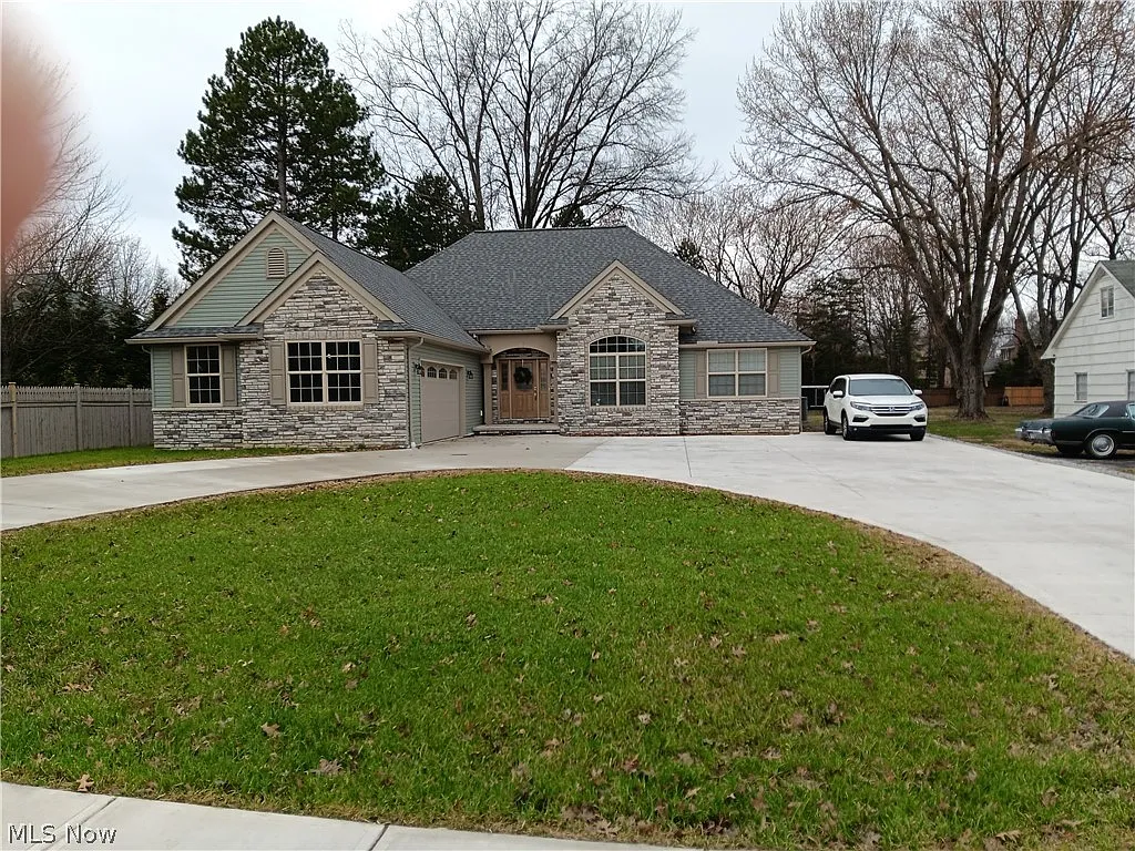 2366 Bradley Rd photo 1