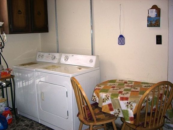 Eat-in Kitchen Apt B