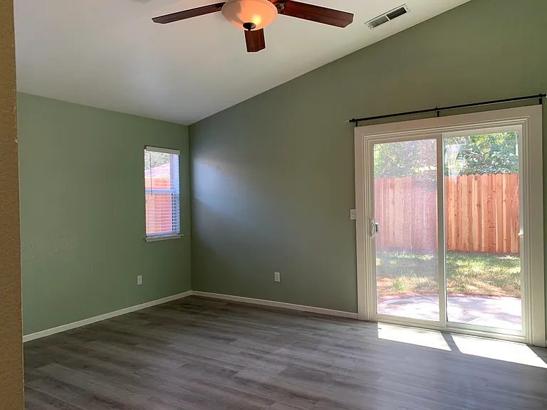 584 Ariel Ct — Photo 7