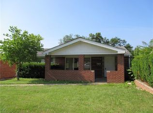 195 Bost Dr, West Mifflin, PA 15122