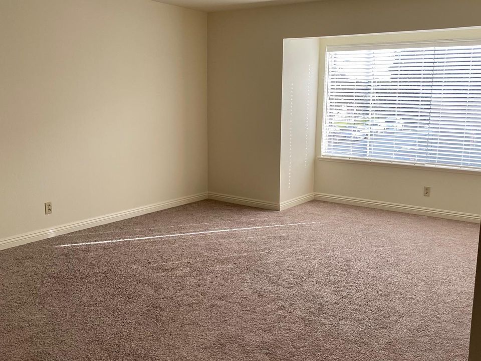 1st image of 3100 Vicente St APT 107
