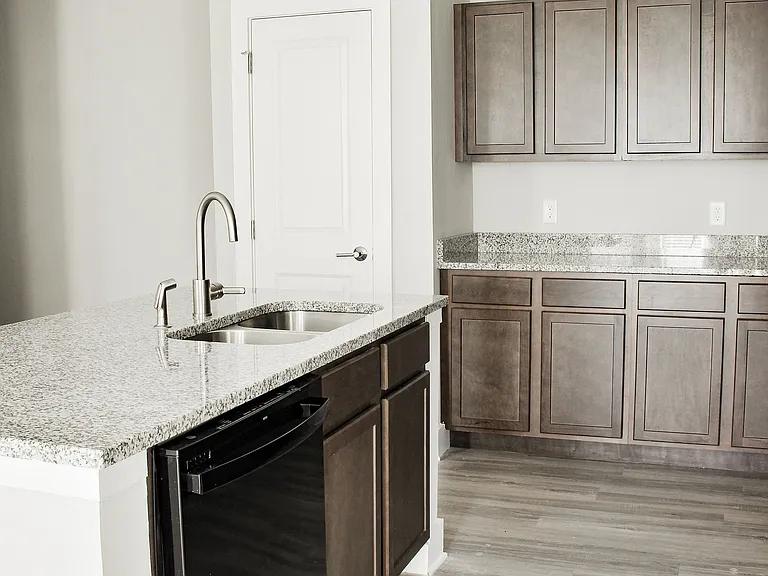 330 Archdale Dr — Photo 5