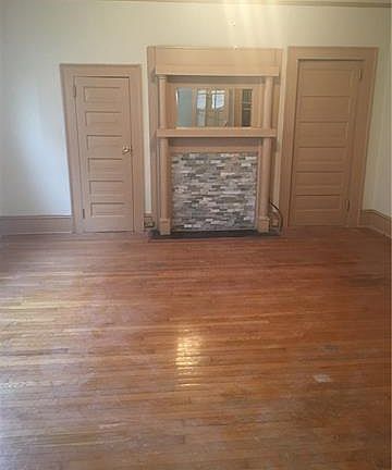 4th image of 409 S Iredell Ave