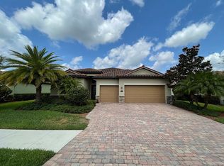 210 Whispering Palms Ln, Bradenton, FL 34212