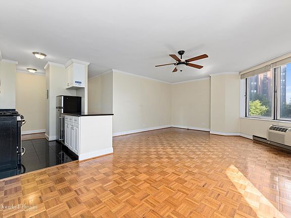 3rd image of 1641 3rd Ave APT 3C