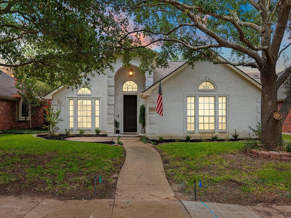1st image of 1925 Crestlake Dr