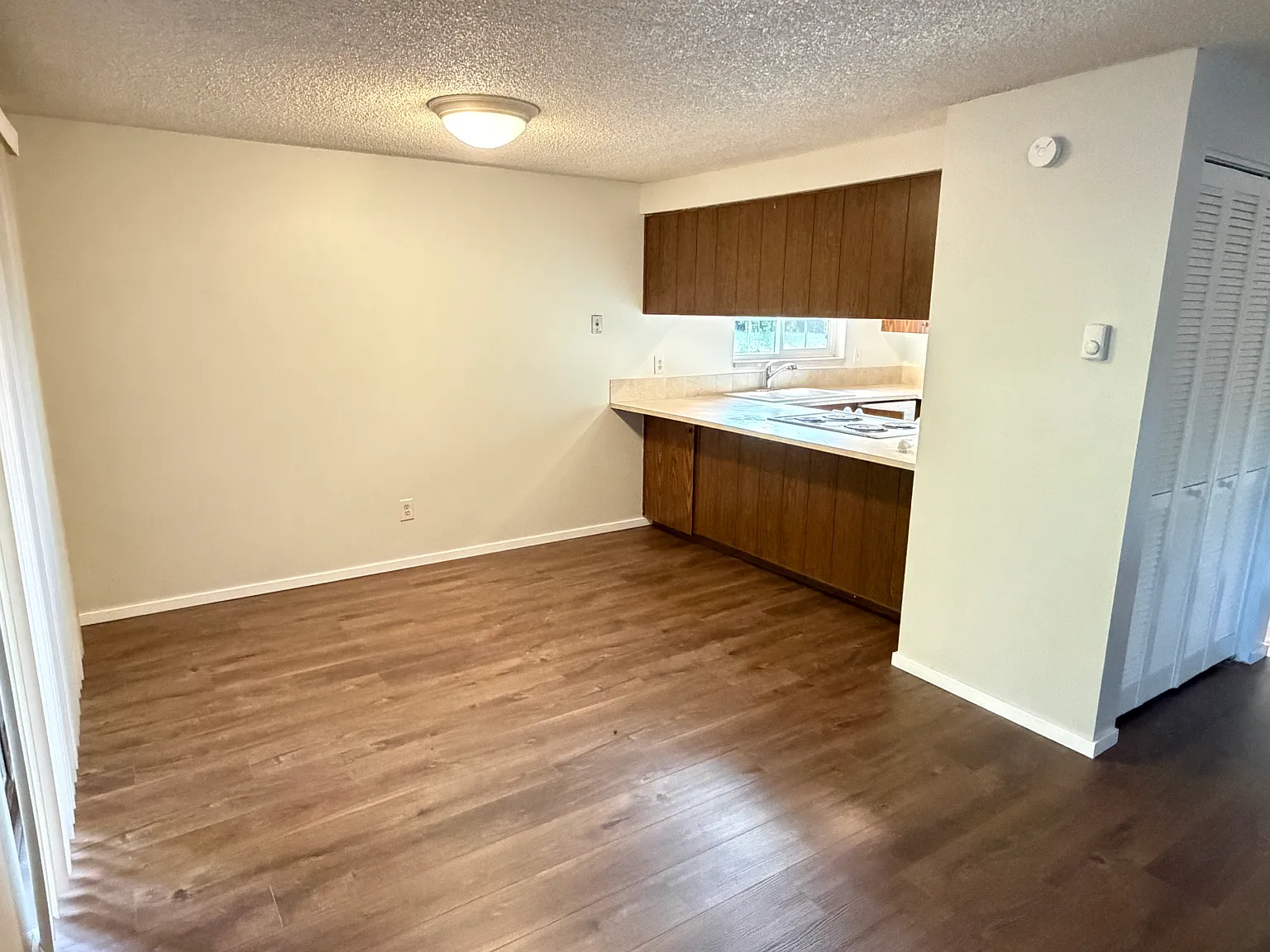 2 bed, 1.5 bath, 1000 sqft, $2,095 — Photo 2