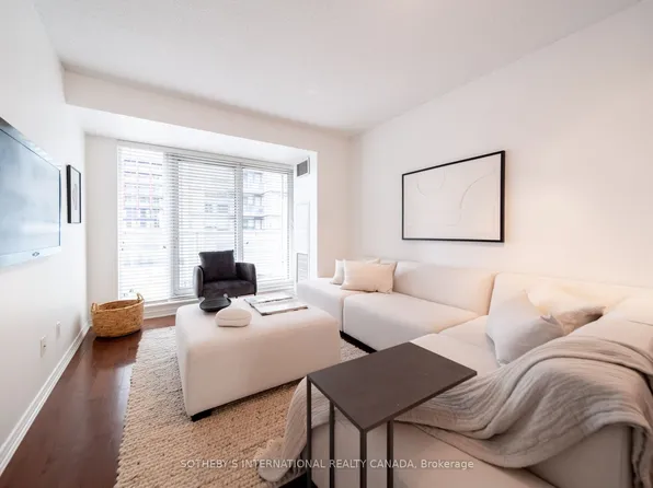 230 King St E #1105, Toronto, ON M5A 1K5