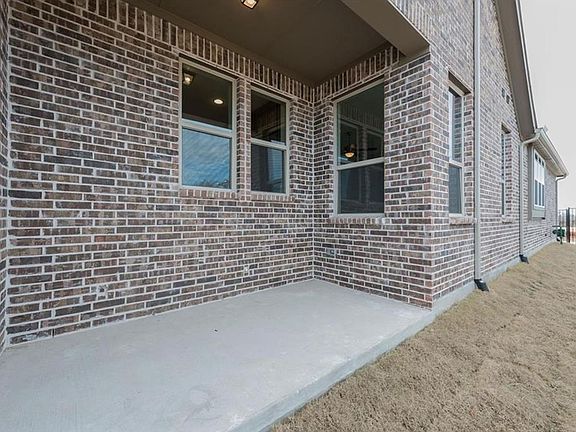4th image of 6808 Royal View Dr