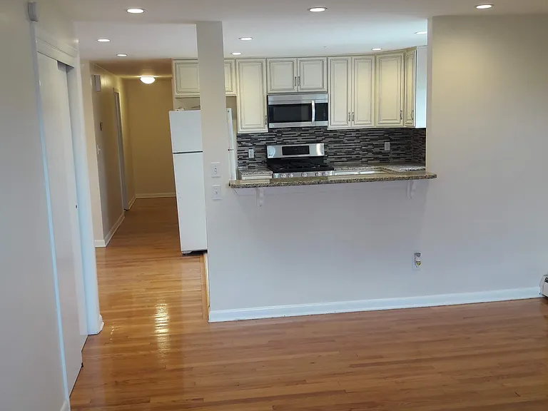 851 S 12th St — Photo 3