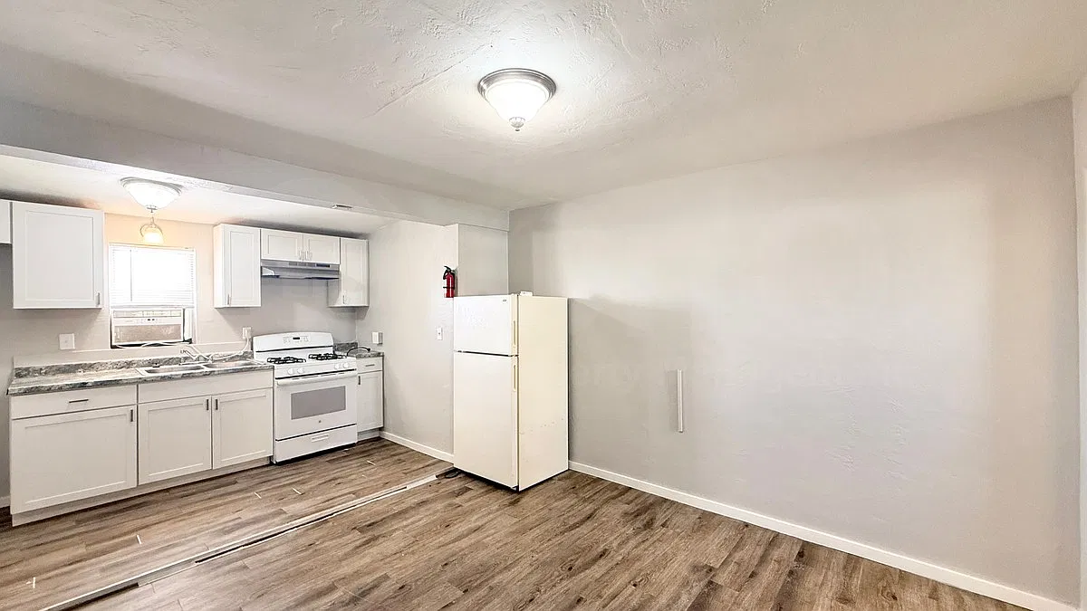 1 bed, 1.0 bath, 650 sqft, $729 — Photo 2