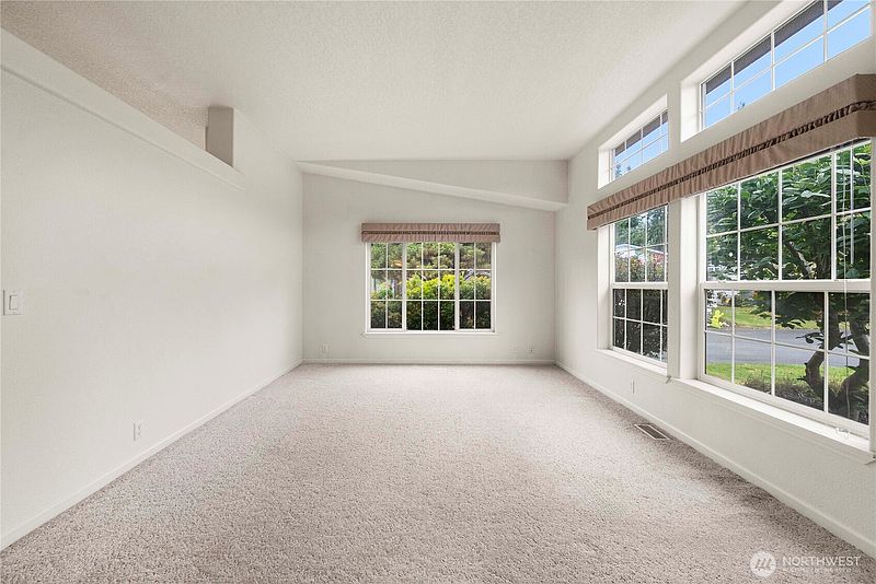 4th image of 9806 196th Street E