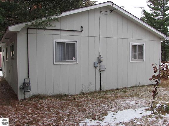 5th image of 1696 Menona Ln