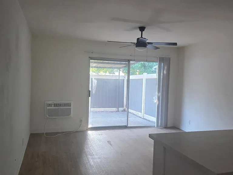 2000 W Pacific Ave — Photo 9