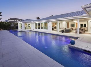 512 Neapolitan Ln, Naples, FL 34103