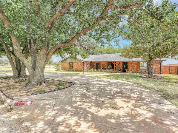 720 N 18th St, Frederick, OK 73542