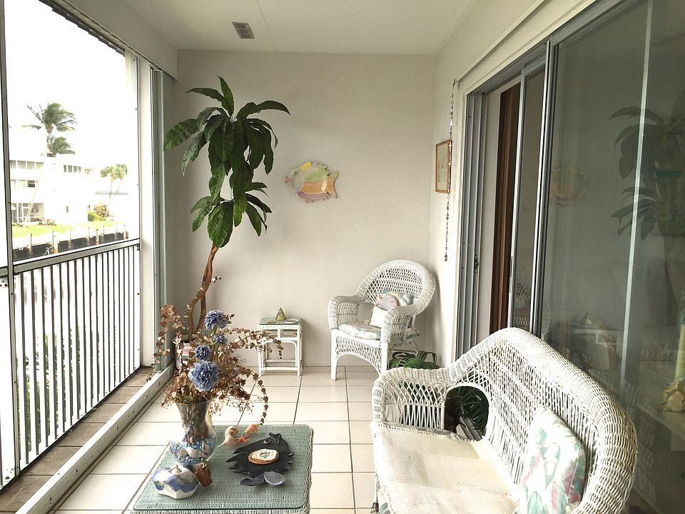 1st image of 109 Wettaw Ln APT 204