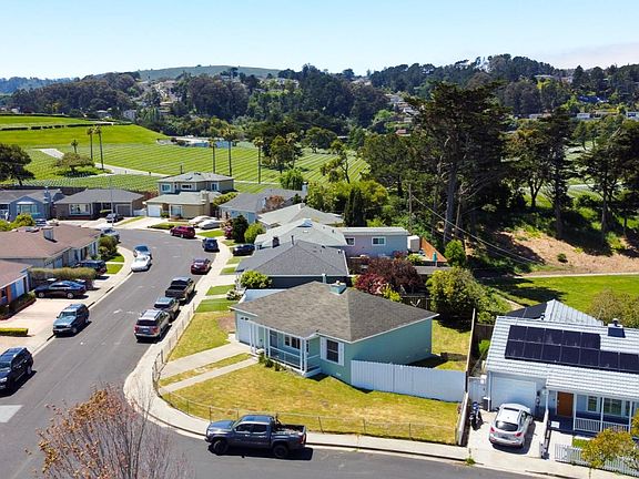 4th image of 101 Rosewood Way