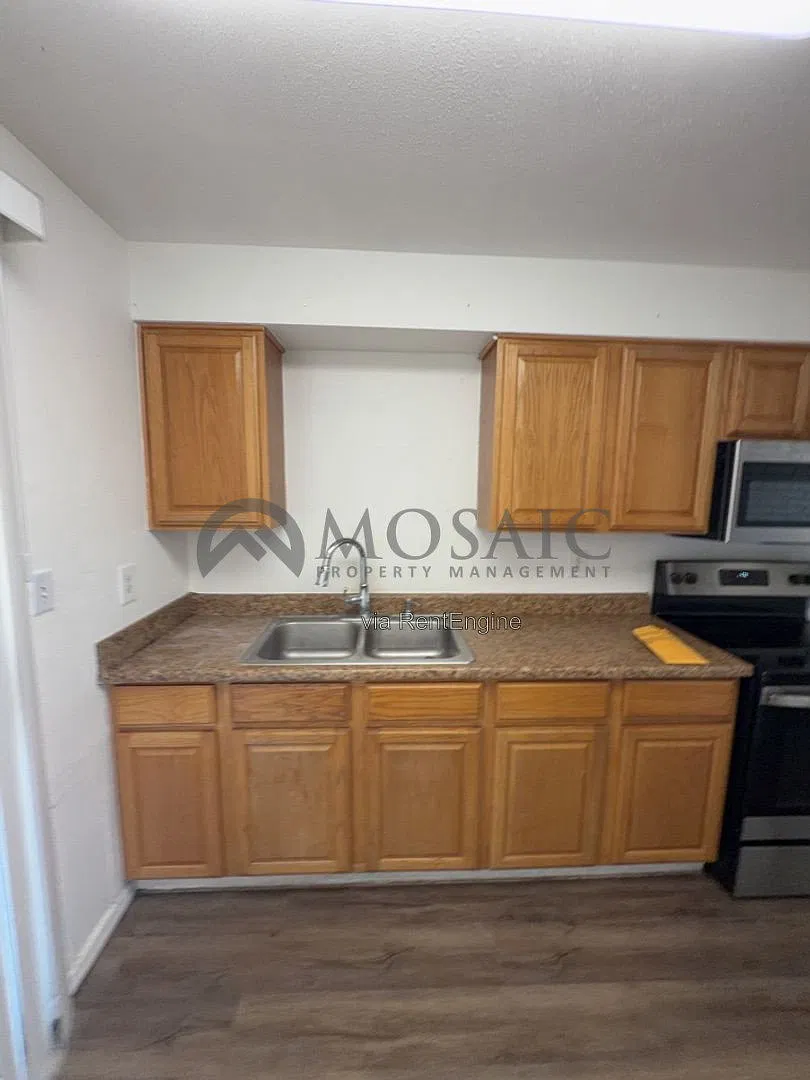 2 bed, 1.0 bath, 690 sqft, $1,150 — Photo 2