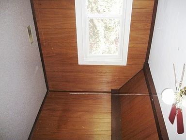 3rd image of 220 Kratofil Ct