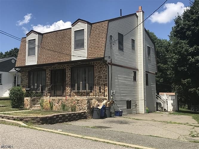2nd image of 9 Railroad Ave