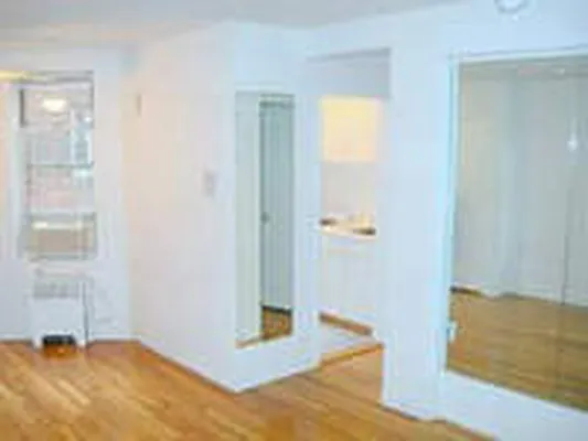 Rented by Metropolis Real Estate of Manhattan | media 8