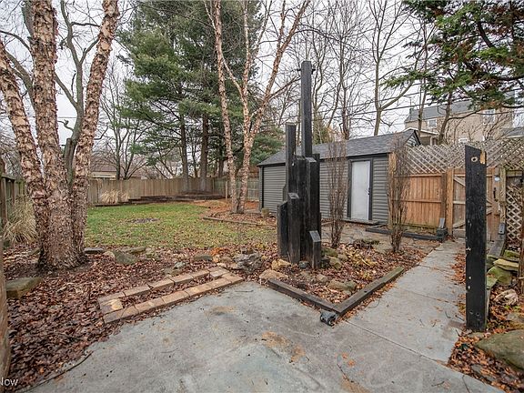 5th image of 226 Hawthorne Ave NE