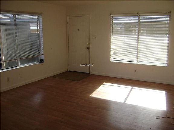 4th image of 4375 Pinegrove St