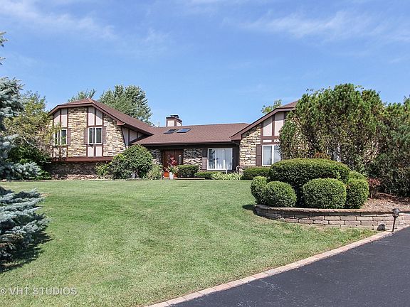 3rd image of 21920 W Kathy Ln