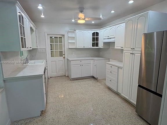 2nd image of 475 NE 164th St