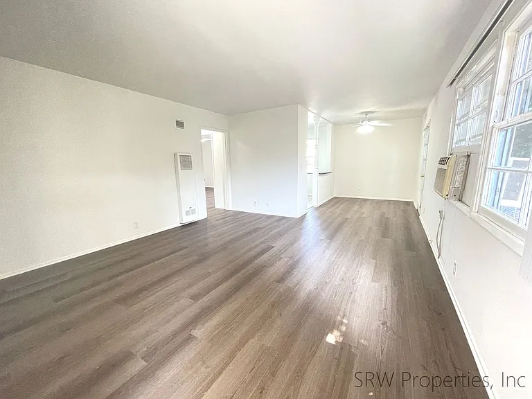 4706-4708 Kester Ave — Photo 2