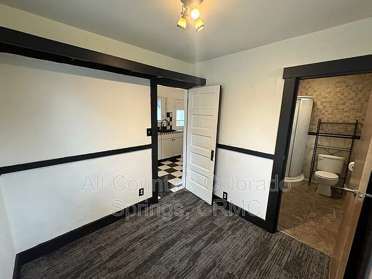 217 E Jefferson St — Photo 8