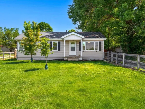 220 Locust Hts, Nicholasville, KY 40356