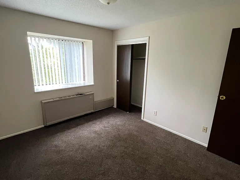 Mapleview Terrace Apartments — Photo 31