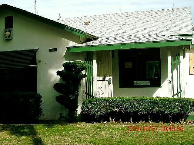 1st image of 4025 E Lyell Ave