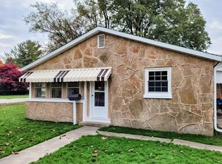 607 E Scott St, Tuscola, IL 61953