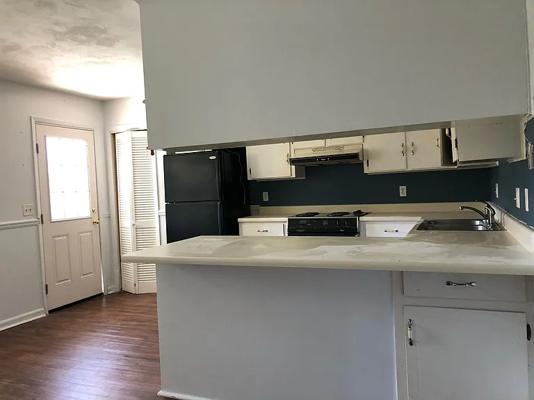 1011 Cynthia Dr — Photo 4