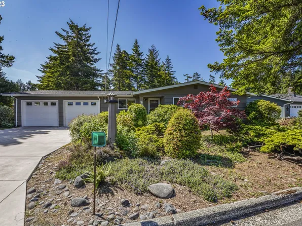 2390 17th St, Florence, OR 97439