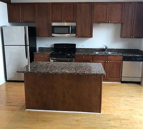 3rd image of 320 E 21st St Unit 607