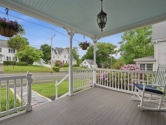 3rd image of 55 Torrey St