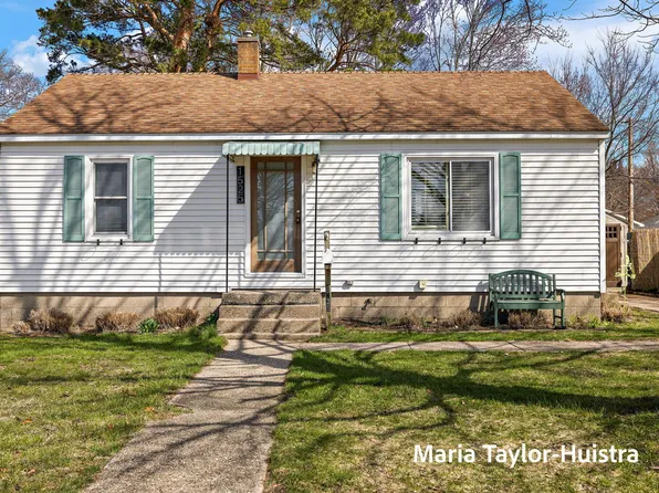 1525 Grant Ave, Grand Haven, MI 49417
