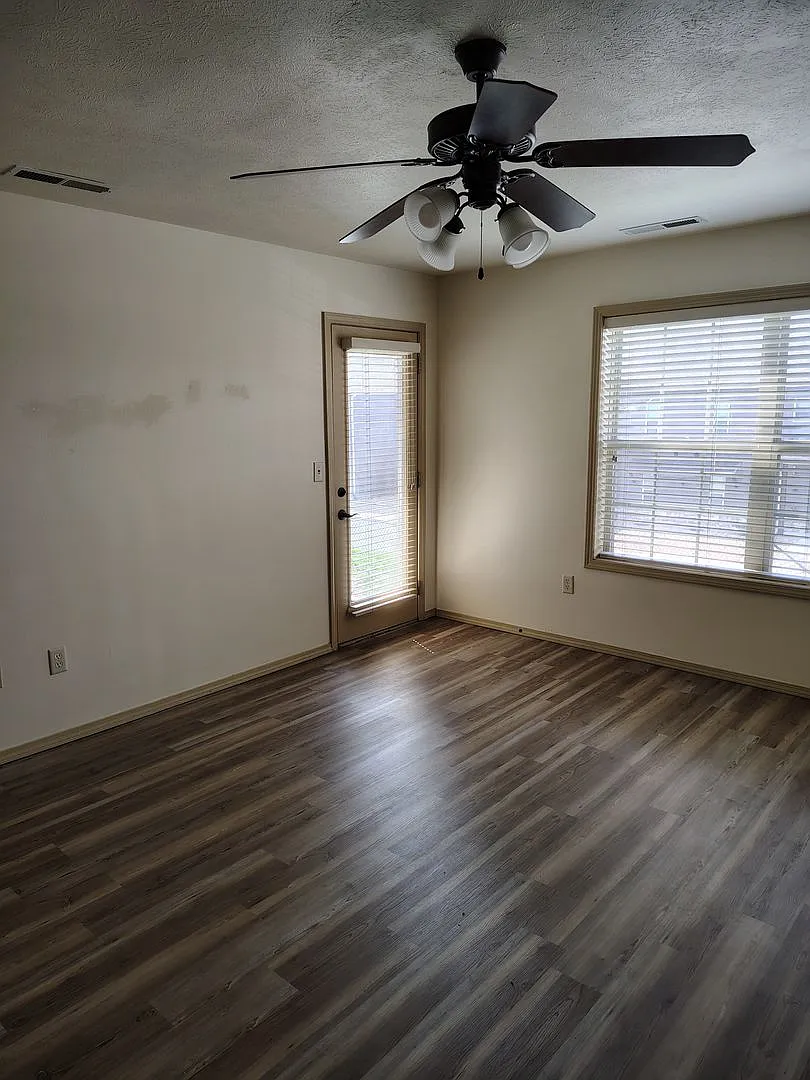 Condo for rent — Photo 2