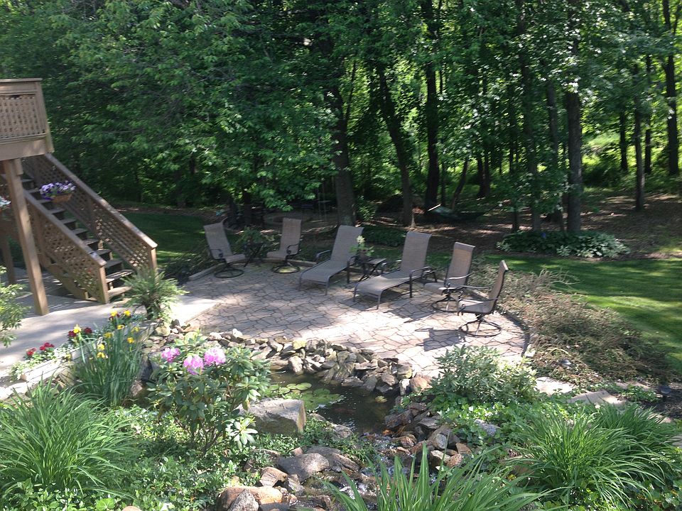 2nd image of 8 Beechwood Dr