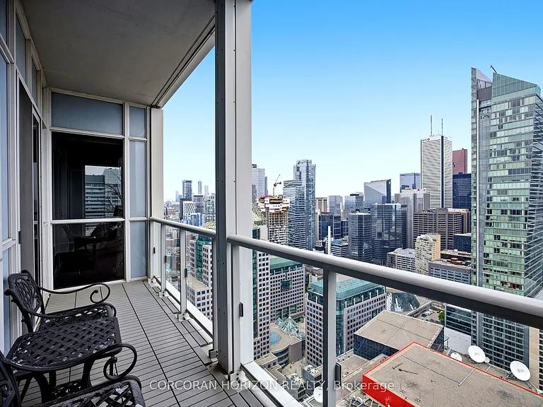300 Front St W #4403 — Photo 31