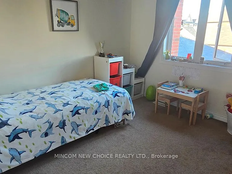 59 Lawrence Pilkington Ave — Photo 10